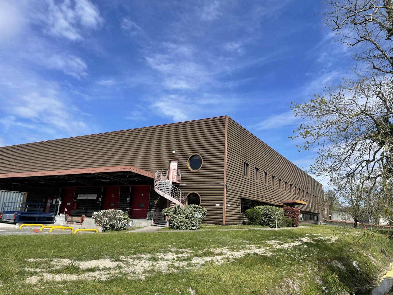 Entrepôt classe b Canéjan 9007m² Location entrepôt classe b Canéjan Gironde OLLOG2205573 0